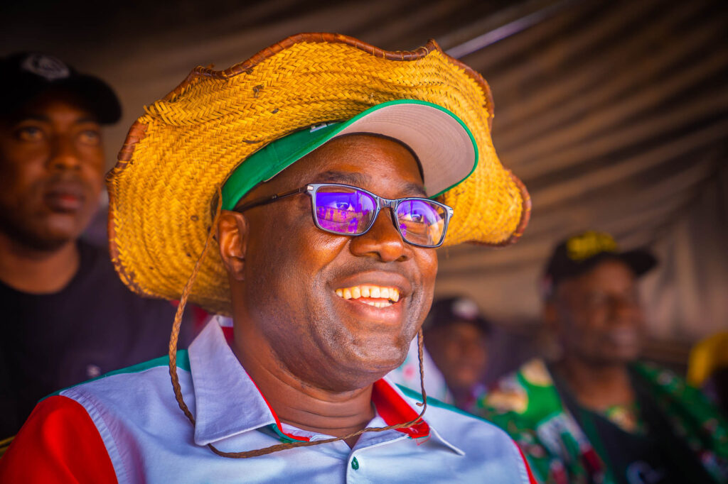 Governor Seyi Makinde at Kara Market, Iseyin as part of campaigns in Oke-Ogun Zone on February 13, 2023.