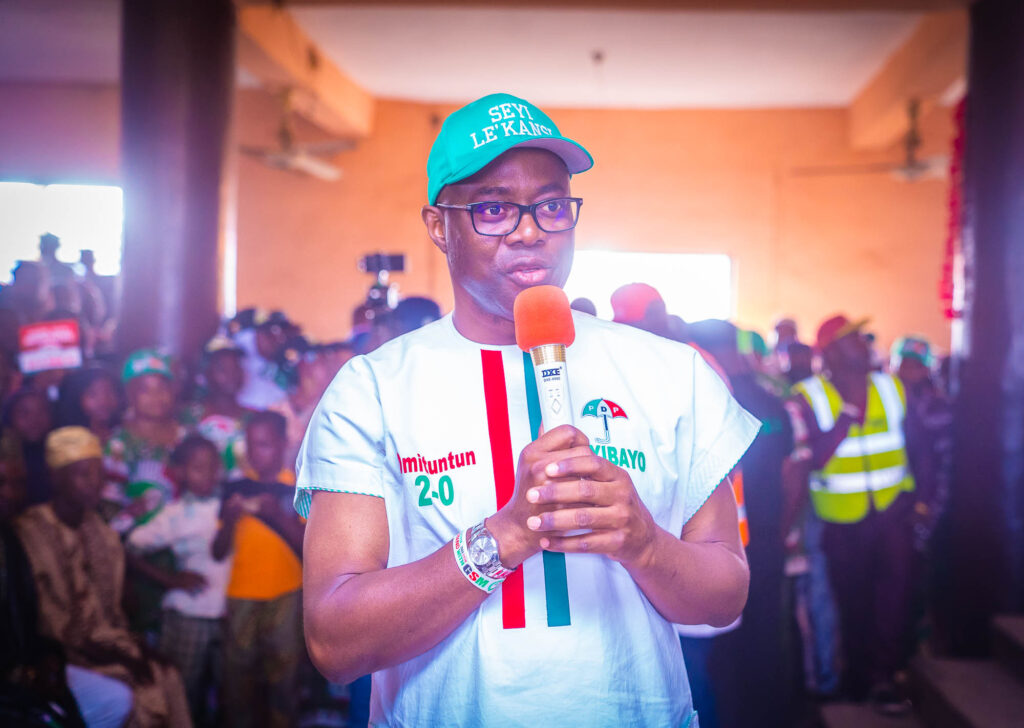 Governor Seyi Makinde addressing the Muslim Community in Saki on January 30, 2023 as part of the campaigns in Oke-Ogun Zone.