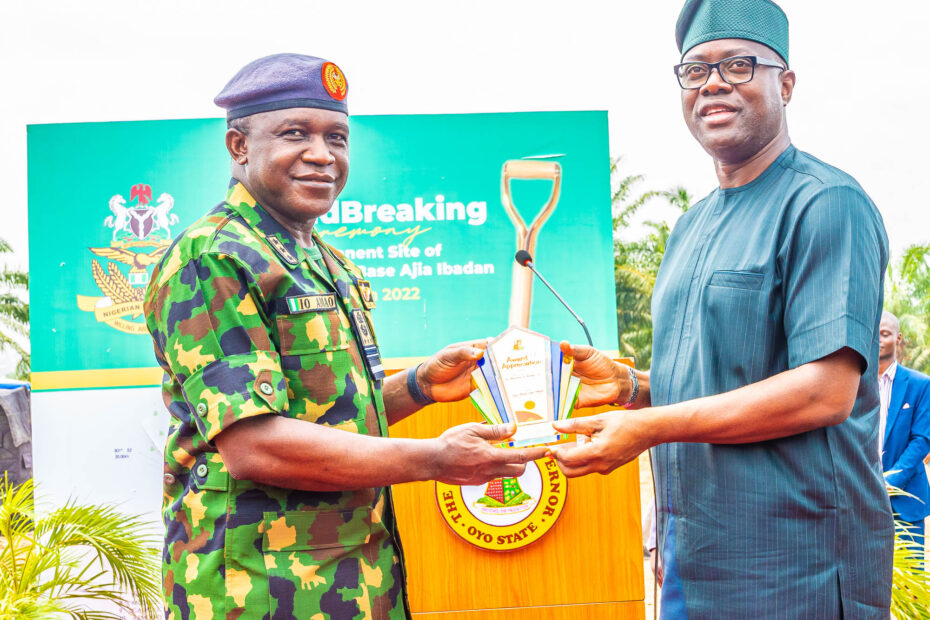 FPMRUTgWUAQ55QQ Governor Seyi Makinde with Air Marshal Isiaka Oladayo Amao at the groundbreaking ceremony for the construction of the Nigerian Air Force Base, Ajia, Ibadan on March 31, 2022