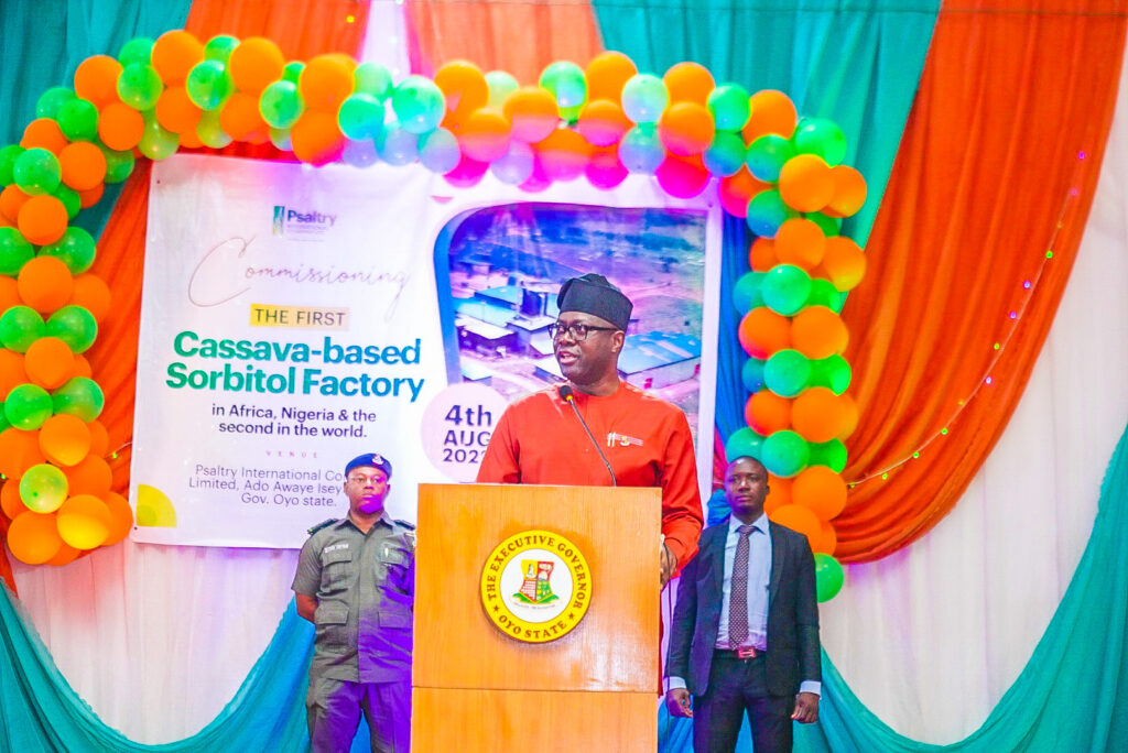 Governor Seyi Makinde delivering his speech at Psaltry International Company Ltd, Ado Awaye, Iseyin, Oyo State on August 4, 2022
