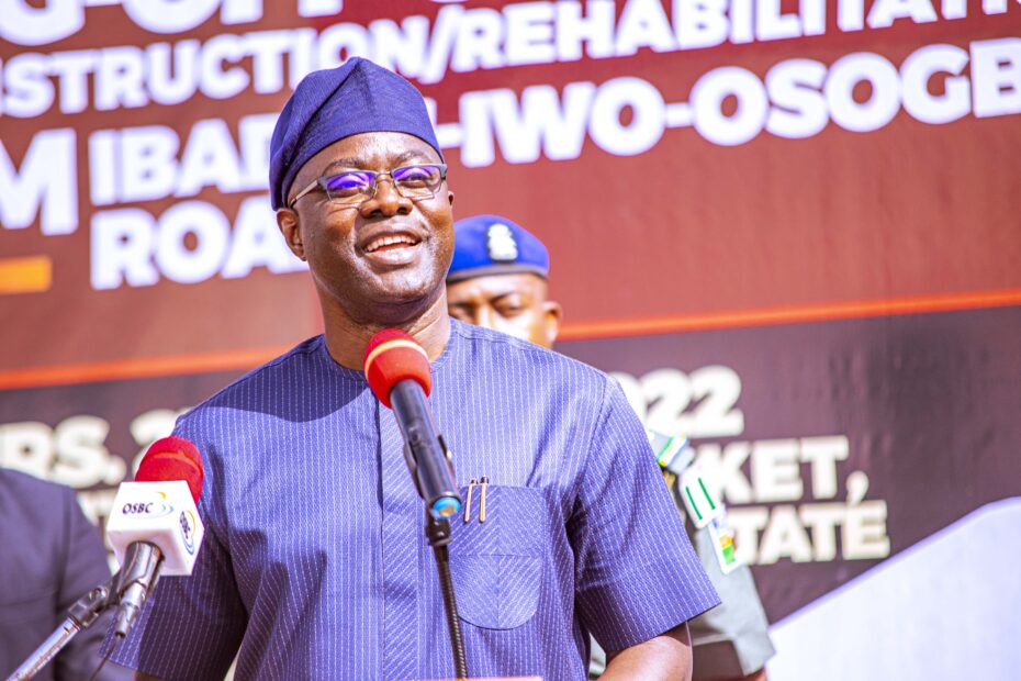 Ibadan-Iwo-Osogbo Road Flagoff (Jesse) (5) Governor Seyi Makinde making his remarks during the official flag-off of the Ibadan-Iwo-Osogbo Road on October 27, 2022