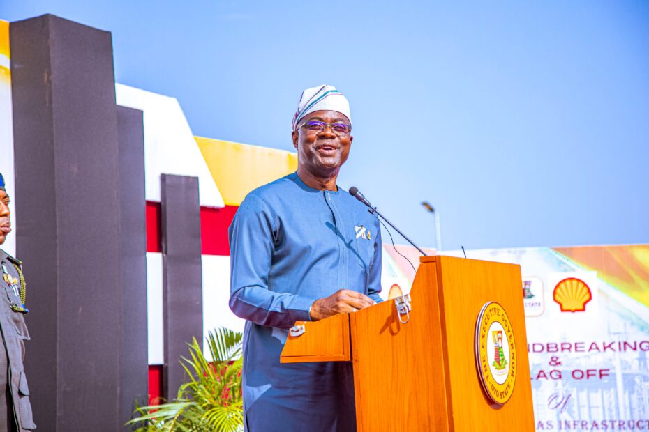 Fhy8rzHXEAQcEqx Governor Seyi Makinde's delivering his remarks at the flag off of the construction of the Oyo State Government and Shell Nigeria Gas Ltd Gas Project on November 17, 2022