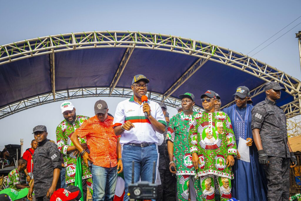 Governor Seyi Makinde addressing the crowd at the Oyo State PDP Governorship Campaign Flag-Off in Igbo-Ora on January 07, 2023