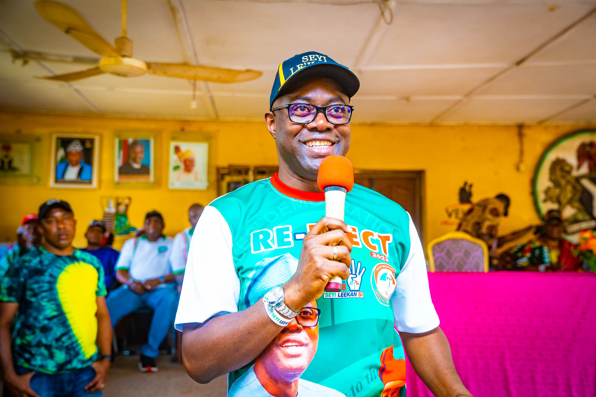 Governor Seyi Makinde addressing members of Isese community during campaigns in Afijio LGA on January 14, 2023