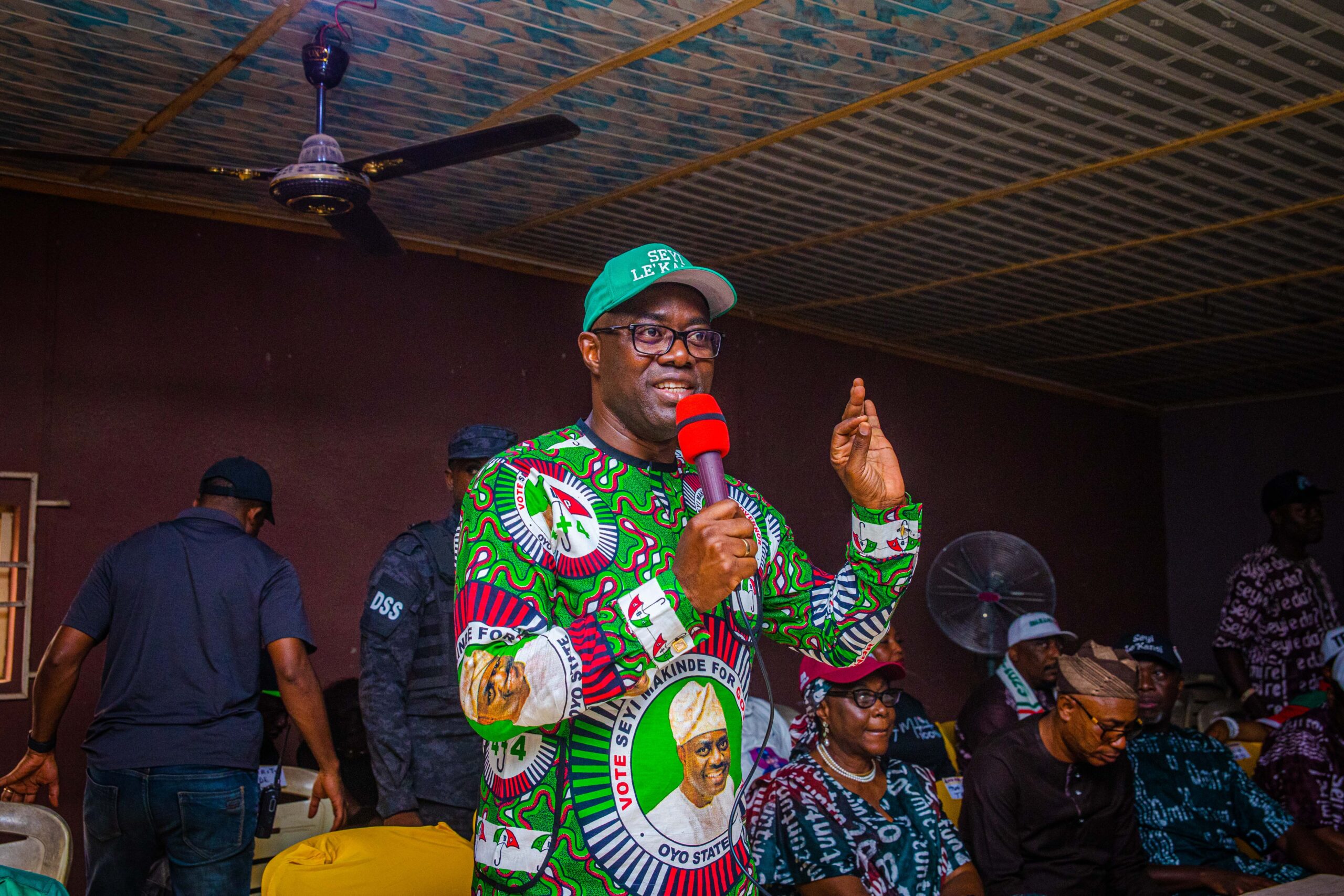 Governor Seyi Makinde addresses Civil Servants and retirees in Idere on January 31, 2023 as part of the campaigns in Ibarapa Zone.