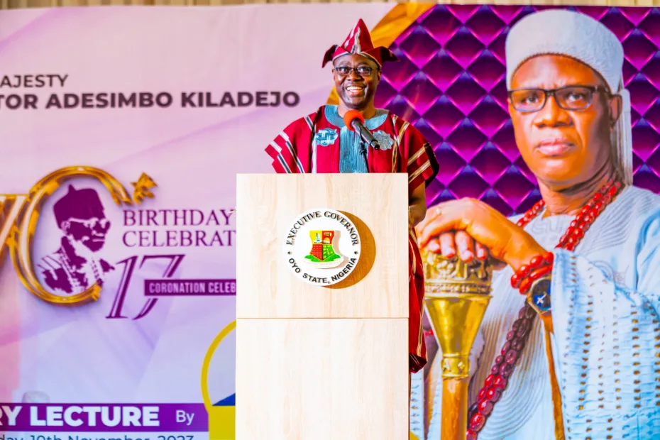Ondo Kingdom Event (10) Governor Seyi Makinde delivering his lecture titled ‘The Role of Traditional Institutions in Socioeconomic Development in Nigeria’ at the Coronation and Birthday Anniversary Celebration of the Osemawe and Paramount Ruler of Ondo Kingdom, His Imperial Majesty, Oba (Dr) Adesimbo Kiladejo, CFR, on Friday, 10 November 2023.