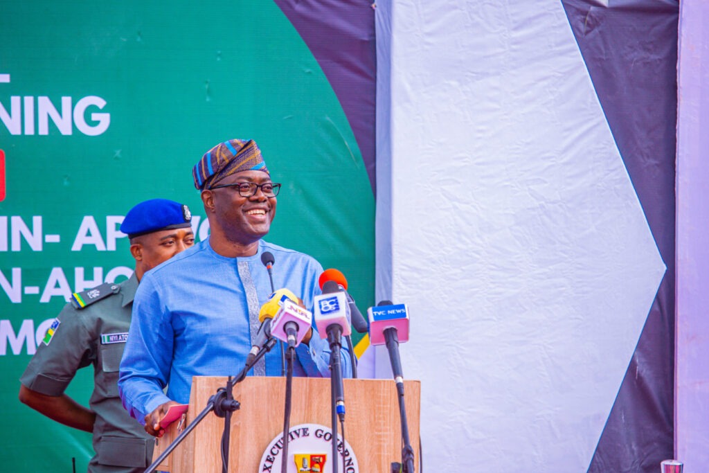 Governor Seyi Makinde delivering his speech at the commissioning of the 76.67 km Iseyin-Fapote-Ogbomoso Road on 30 May 2024