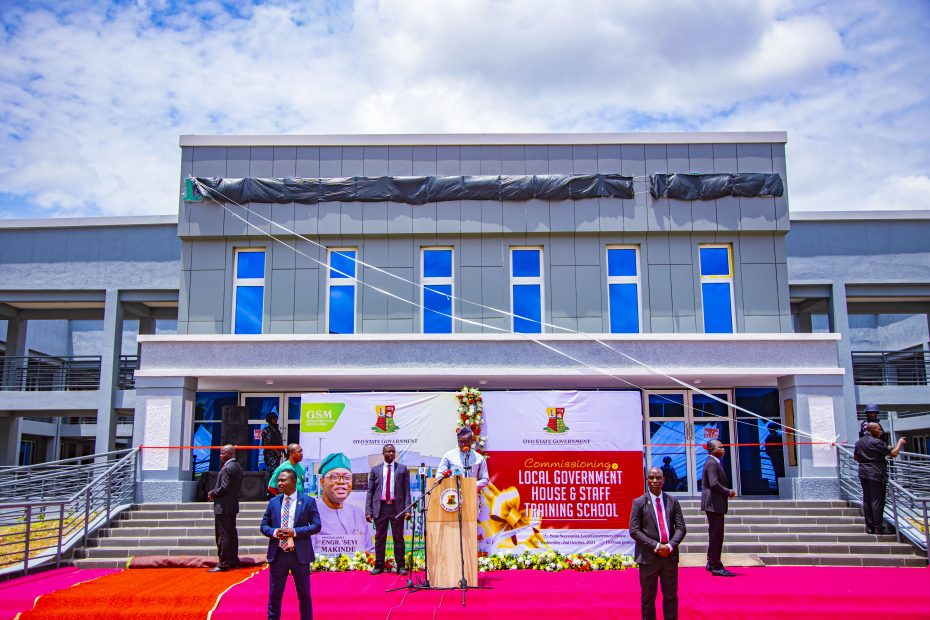 LG Buildings Commissioning (Jesse) (13) Governor Seyi Makinde delivering his remarks during the commissioning of the of the Local Government Service Commission & Staff Pension Board Buildings on 2 October 2024