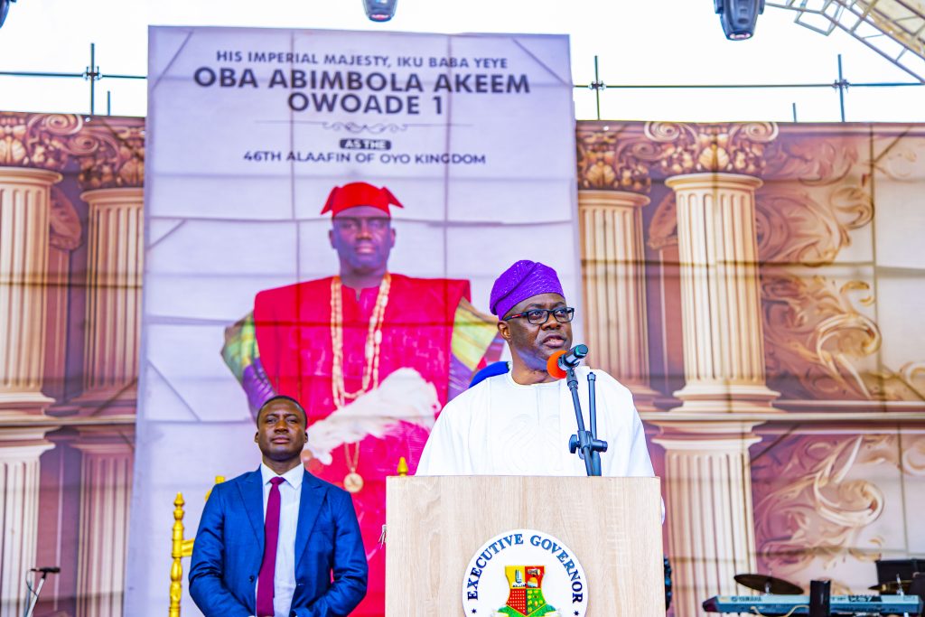 Governor Seyi Makinde delivering his speech during the coronation of the Alaafin of Oyo on 5 April 2025
